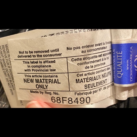 *Authentic* Canada Goose Victoria Parka (Graphite) - Picture 7 of 7